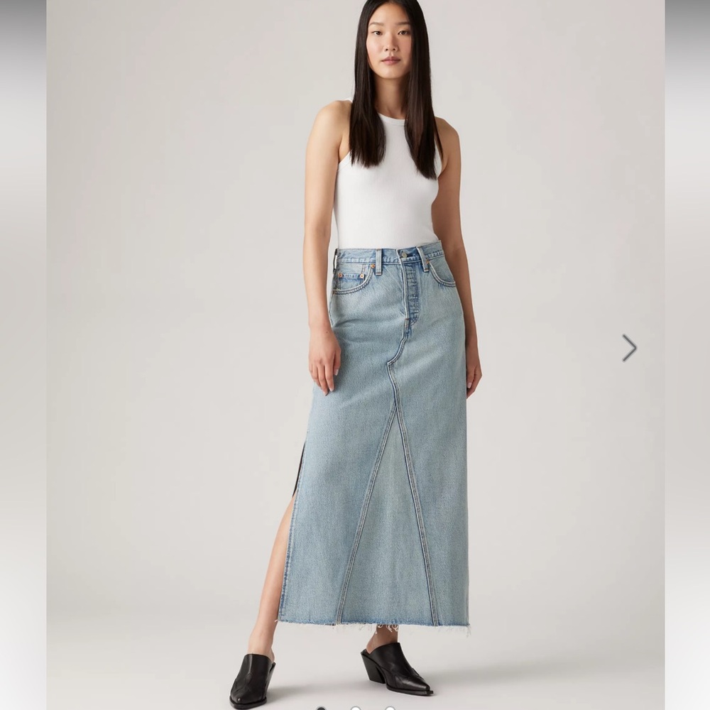 NWT Levi’s Denim Icon Long Skirt - Light Wash Women’s 32